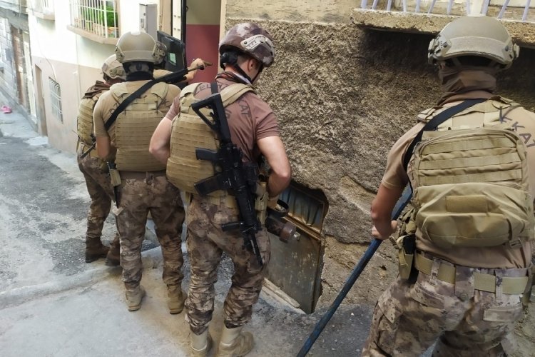 18 ikamete y&ouml;nelik şok uyuşturucu operasyonu