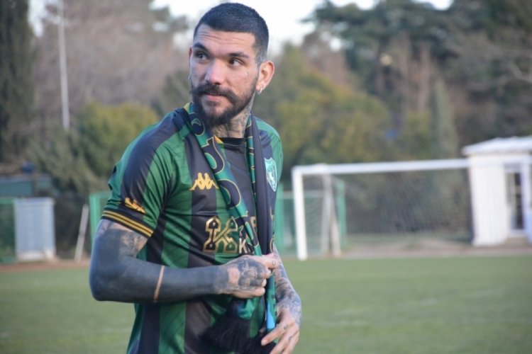 Kocaelispor'da  Dimitris Kolovos'un s&ouml;zleşmesi feshedildi