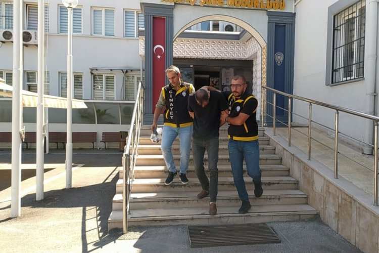 Bursa'da husumetlisini başından vuran ş&uuml;pheli adliyeye sevk edildi