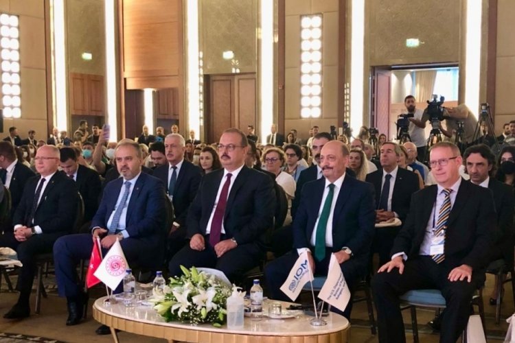 Bakan Bilgin &uuml;retime katılım destek projesi i&ccedil;in Bursa'da