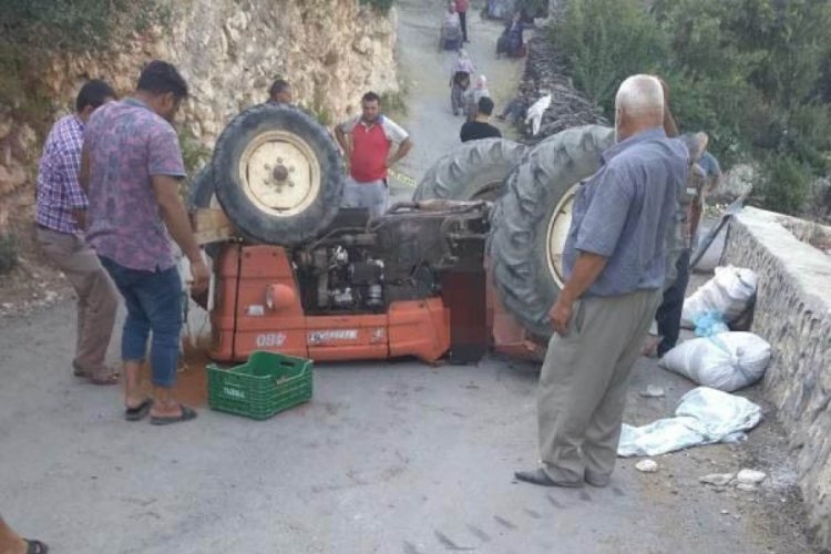Trakt&ouml;r&uuml;n altında kalan yaşlı adam hayatını kaybetti