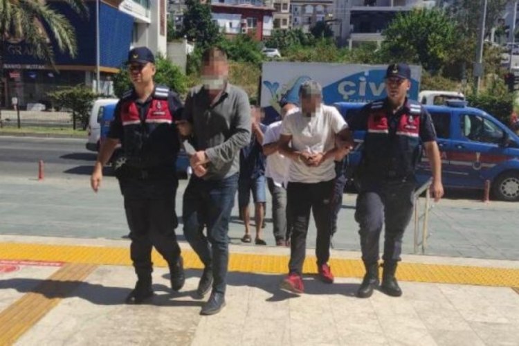 Sahte MİT kimliğiyle girdikleri karakolda tutuklandılar