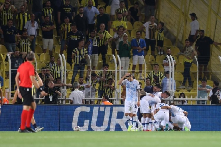 Fenerbah&ccedil;e'den Putin tezah&uuml;ratı ile ilgili a&ccedil;ıklama