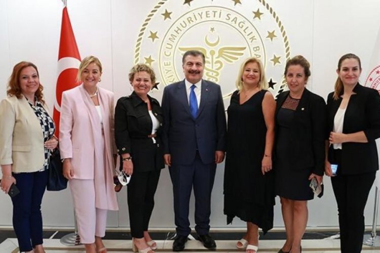 Fahrettin Koca: Eczane ve ecza depolarında gerekli ila&ccedil; listesi g&uuml;ncellenecek