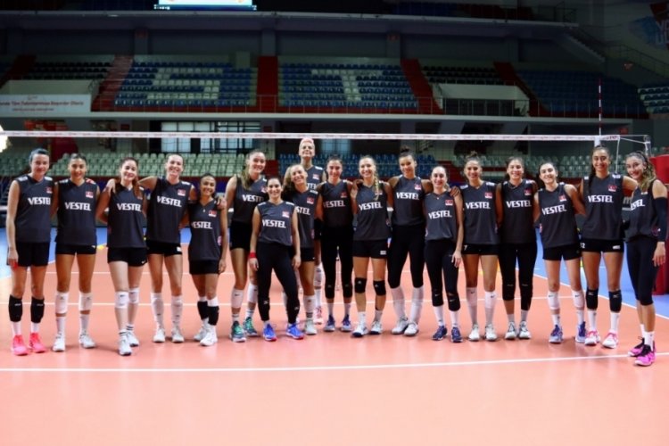 A Milli Kadın Voleybol Takımı, d&uuml;nya şampiyonasına hazırlanıyor