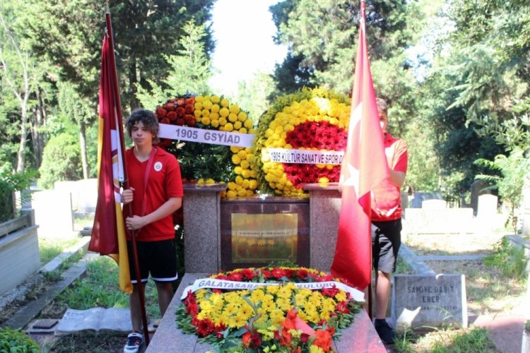 Ali Sami Yen, vefatının 71. yılında kabri başında anıldı