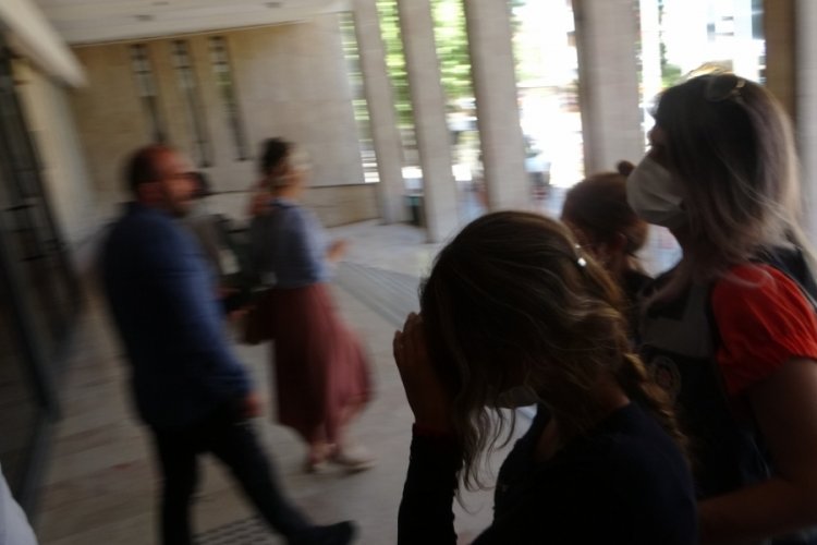 Boh&ccedil;acı s&uuml;s&uuml; ile hırsızlık yapan kadınlar su&ccedil;&uuml;st&uuml; yakalandı