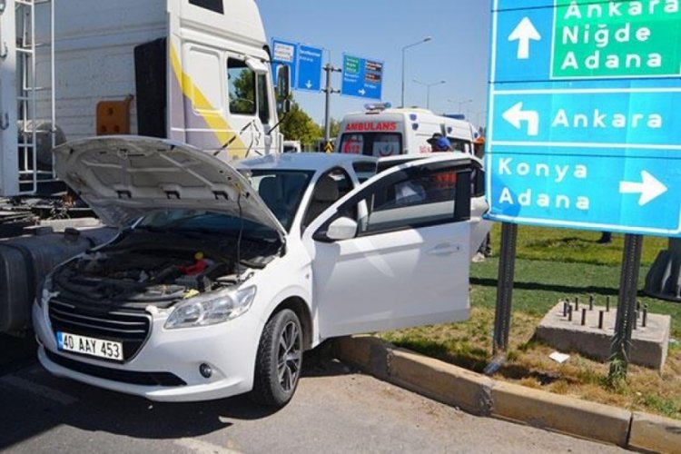 D&uuml;ğ&uuml;n alışverişi d&ouml;n&uuml;ş&uuml; kaza: 4 yaralı