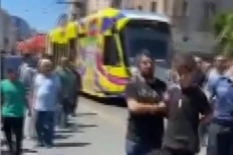 Ekrem İmamoğlu'nun cami ziyaretinde ortalık karıştı: 3 g&ouml;zaltı