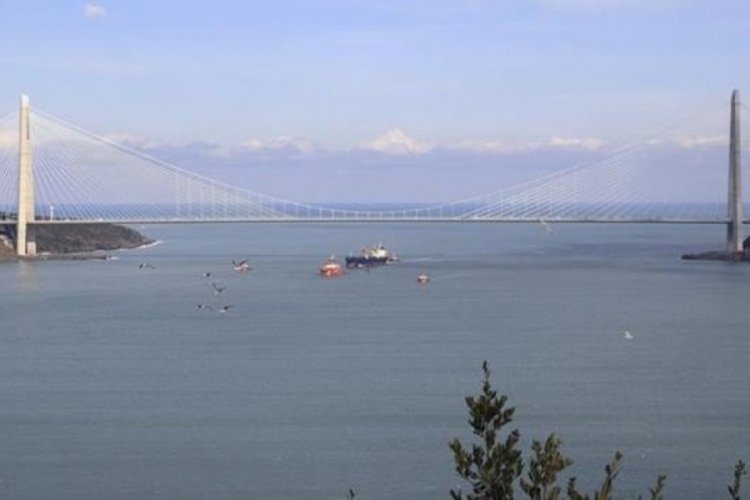 Bir geminin arıza yaşaması sonucu İstanbul Boğazı, &ccedil;ift y&ouml;nl&uuml; trafiğe kapatıldı