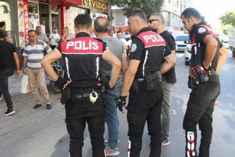 Elazığ'da ekmek sırası bekleyen adam hayatının şokunu yaşadı