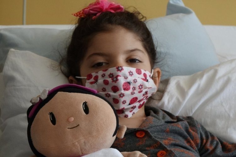 Bursalı Nisanur minik Asel'in karaciğeriyle hayata bağlandı