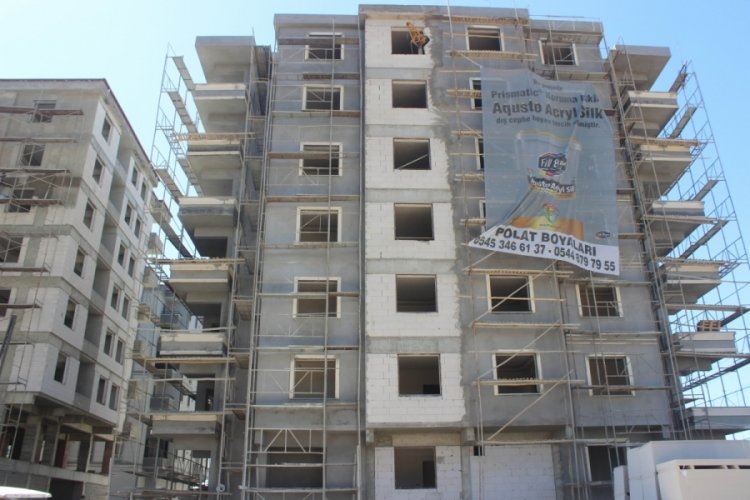 4. kattan d&uuml;şen iş&ccedil;i ağır yaralandı
