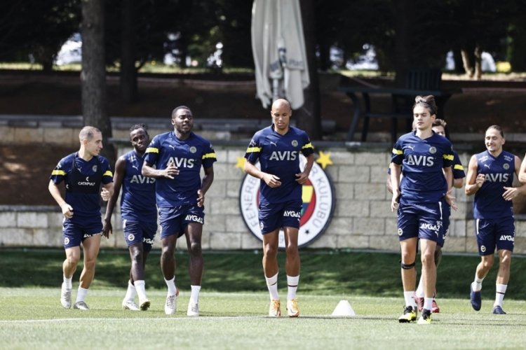 Fenerbah&ccedil;e, Slovacko ma&ccedil;ı hazırlıklarını s&uuml;rd&uuml;rd&uuml;