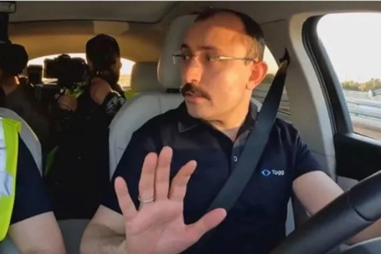 Ticaret Bakanı Mehmet Muş, Togg'u kullandı