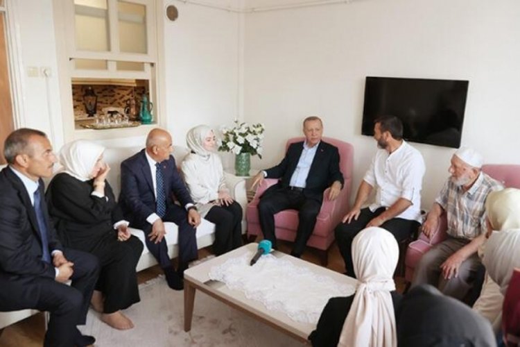 Cumhurbaşkanı Erdoğan, Ordu'da bir aileyi ziyaret etti