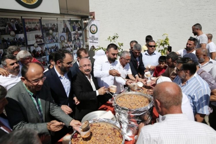 Bursa'da aşure kazanları birlik beraberlik i&ccedil;in kaynadı