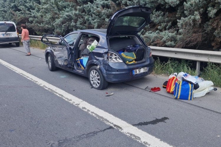 Kocaeli'de feci kaza! &Ouml;nce kamyonet sonra otomobilin &ccedil;arpmasıyla &ouml;ld&uuml;