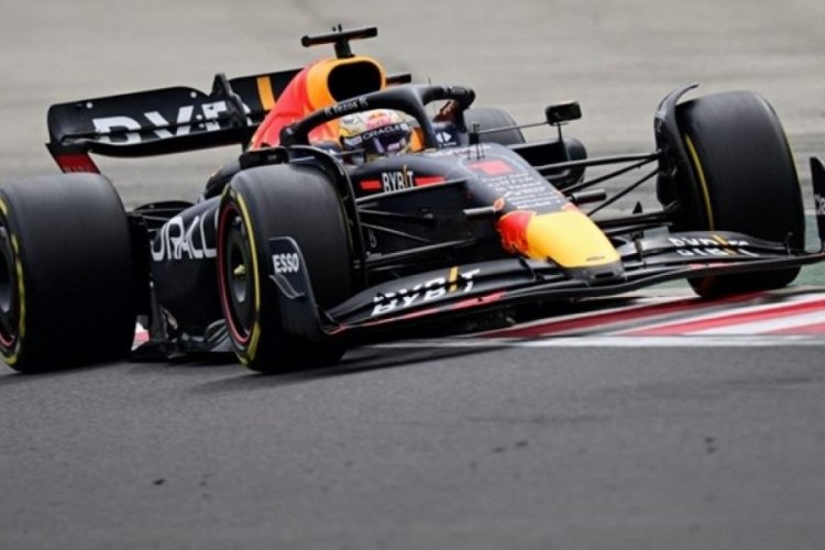 Max Verstappen Macaristan Grand Prix'sinde zafere ulaştı