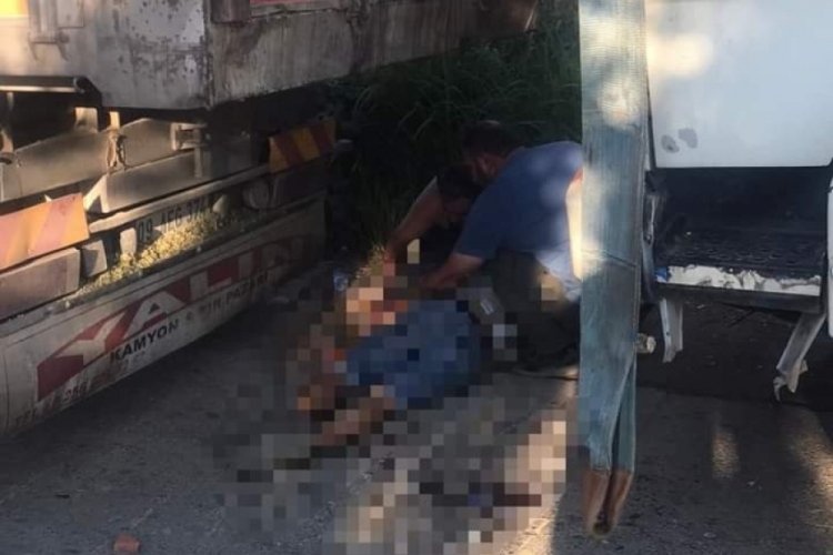 İzmir'de talihsiz adam kamyonların arasında kalıp &ouml;ld&uuml;