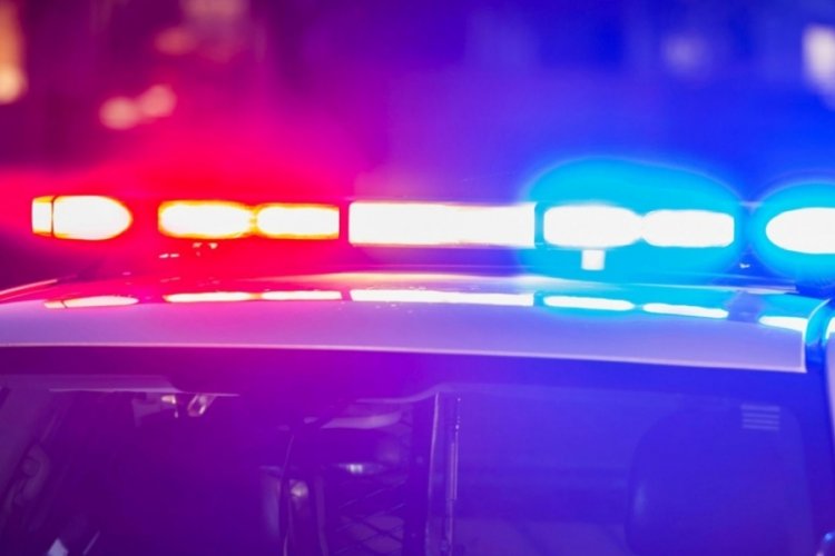 Kamyondan atlayıp ka&ccedil;an g&ouml;&ccedil;menler, polis ekipleri tarafından yakalandı