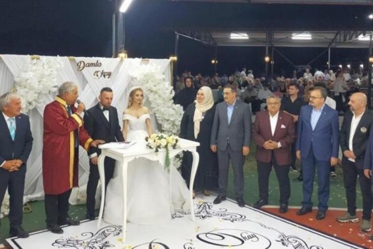 Bakan Fatih D&ouml;nmez, nikah şahitliği yaptı