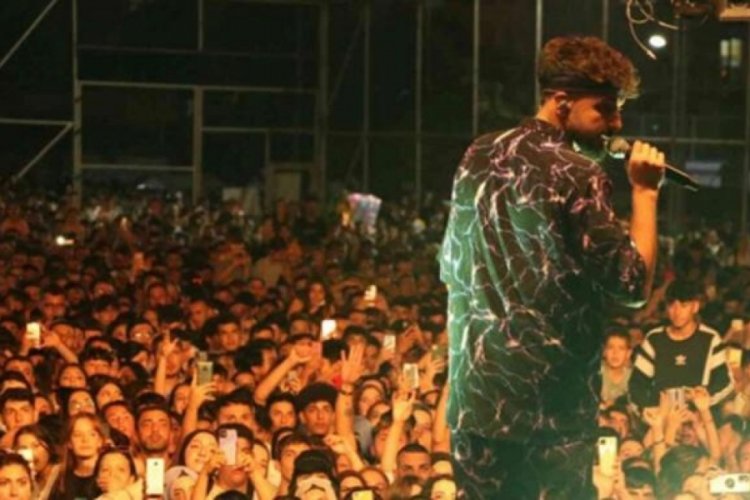 Sefo'nun konserinde kavga &ccedil;ıktı