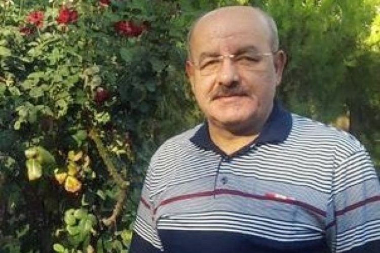 Halı sahada kalp krizi ge&ccedil;iren adliye m&uuml;d&uuml;r&uuml; hayatını kaybetti