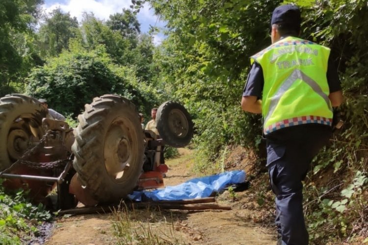 Tuğla y&uuml;k&uuml; trakt&ouml;r&uuml;n altında kalan şahıs hayatını kaybetti