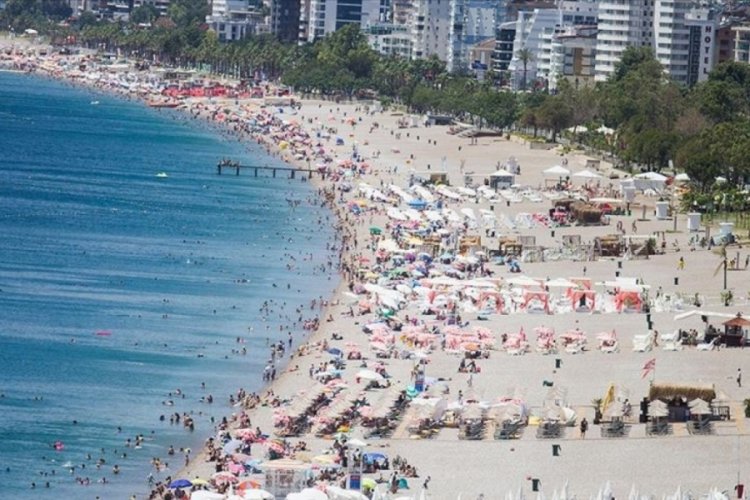 Antalya'ya havayoluyla gelen turist sayısı 7 milyona yaklaştı
