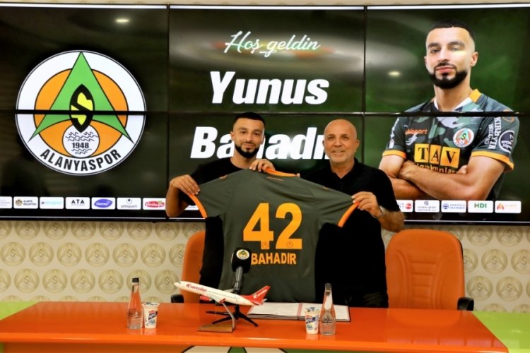 Alanyaspor, Yunus Bahadır ile s&ouml;zleşme imzaladı