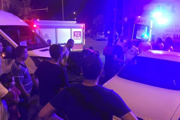 Otomobil ile minib&uuml;s &ccedil;arpıştı: 6 yaralı