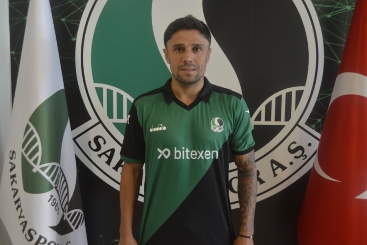 Sakaryaspor, H&uuml;samettin Tut ile s&ouml;zleşme imzaladı