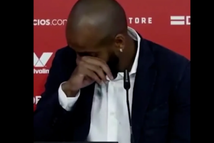 Marcao basın toplantısında sorulan soru karşısında g&ouml;zyaşlarını tutamadı