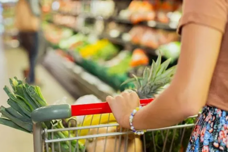 Marketten aldığı cipsten yılan &ccedil;ıktı