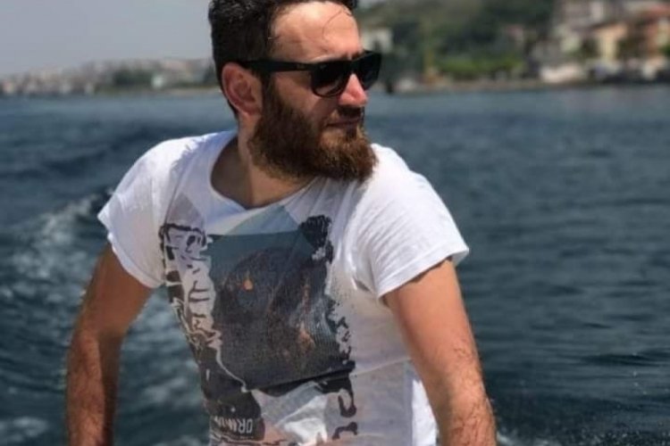 Virajı alamayan motor s&uuml;r&uuml;c&uuml;s&uuml; hayatını kaybetti