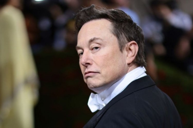 Elon Musk'tan &ouml;zel havaalanı kararı