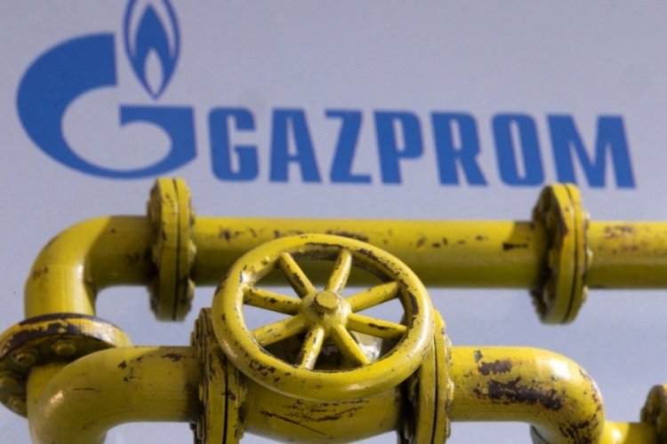 Gazprom'un g&uuml;nl&uuml;k gaz akışı d&uuml;ş&uuml;yor