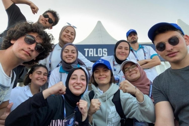 BU&Uuml;'l&uuml; &ouml;ğrencilere TEKNOFEST'te &ouml;d&uuml;l&uuml; kaptı