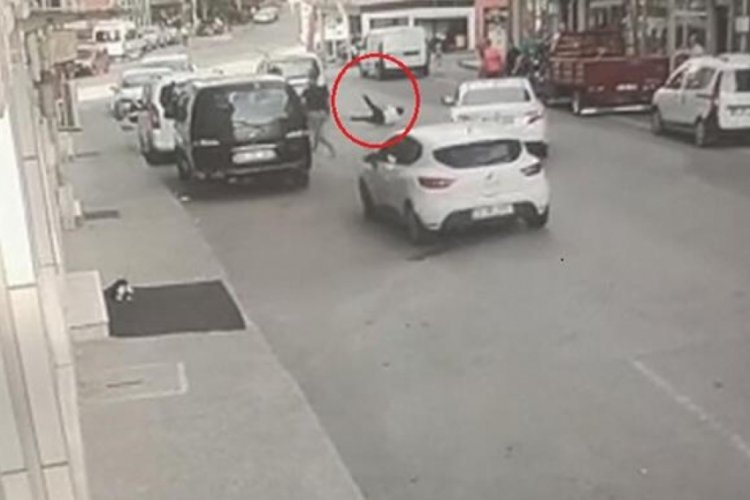 Dur ihtarına uymadı, polise &ccedil;arpıp ka&ccedil;tı