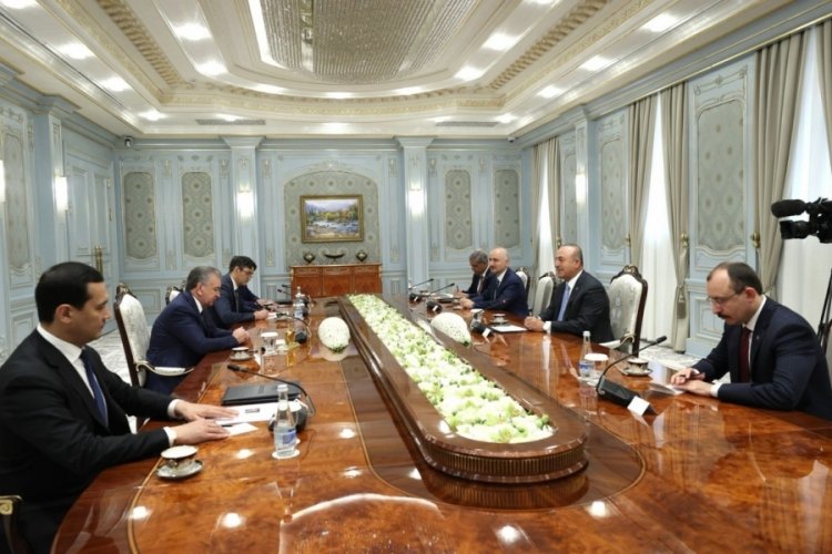 Bakan &Ccedil;avuşoğlu, &Ouml;zbekistan Cumhurbaşkanı ile g&ouml;r&uuml;şt&uuml;