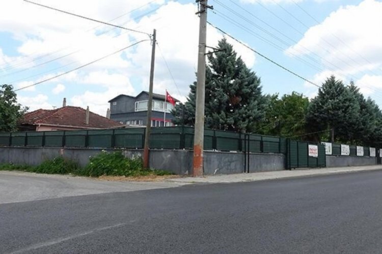 Şişme havuza d&uuml;şen &ccedil;ocuk, boğulma tehlikesi ge&ccedil;irdi