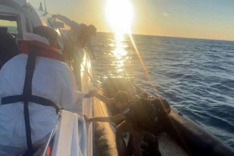 Yunanistan'ın geri ittiği 21 g&ouml;&ccedil;men kurtarıldı
