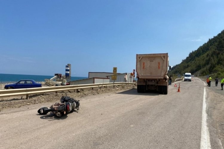 Kazada ağır yaralanan motosiklet s&uuml;r&uuml;c&uuml;s&uuml; yaşamını yitirdi