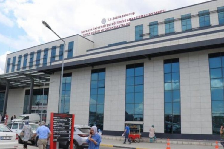 Sokak k&ouml;peğine ateş etti, 3 &ccedil;ocuk vuruldu