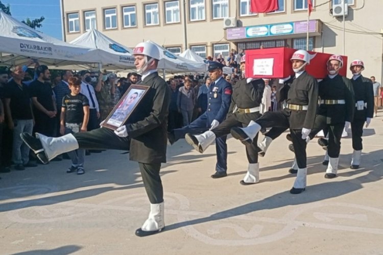 Diyarbakır, şehidini son yolculuğuna uğurladı