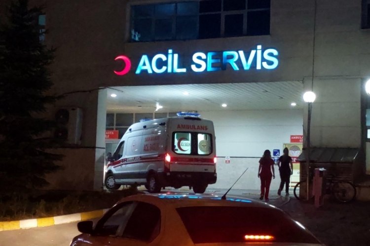Onlarca iş&ccedil;i, gıda zehirlenmesi ş&uuml;phesiyle hastaneye başvurdu
