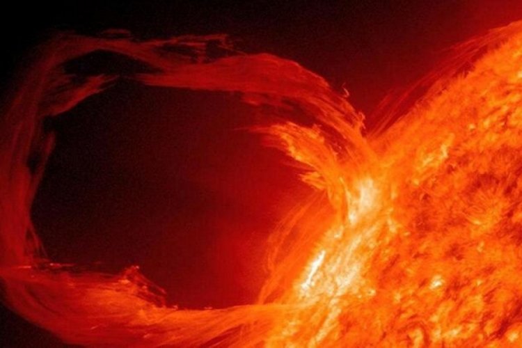 Uzmanlar uyarıyor: G&uuml;neş'te delik a&ccedil;ıldı