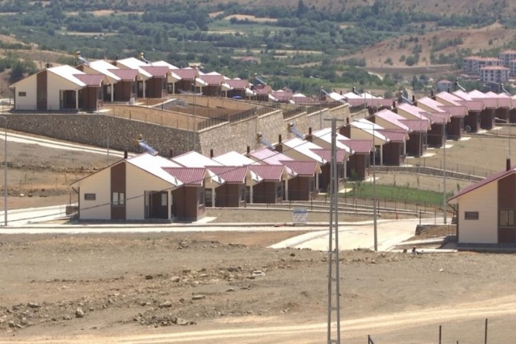 Elazığ'da depremzedeler konutlarına yerleşti
