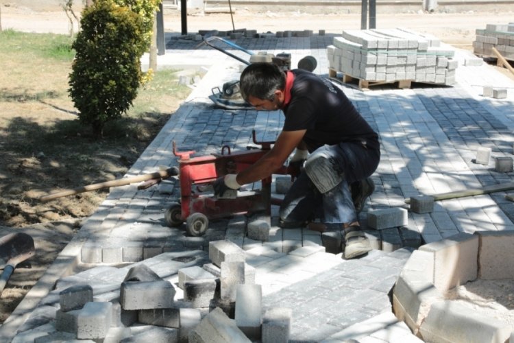 Bursa G&uuml;rsu Yakup Sara&ccedil; parkı yeni y&uuml;z&uuml;ne kavuşuyor